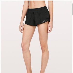 Lululemon Hotty Hot Short 2.5” Lined Shorts